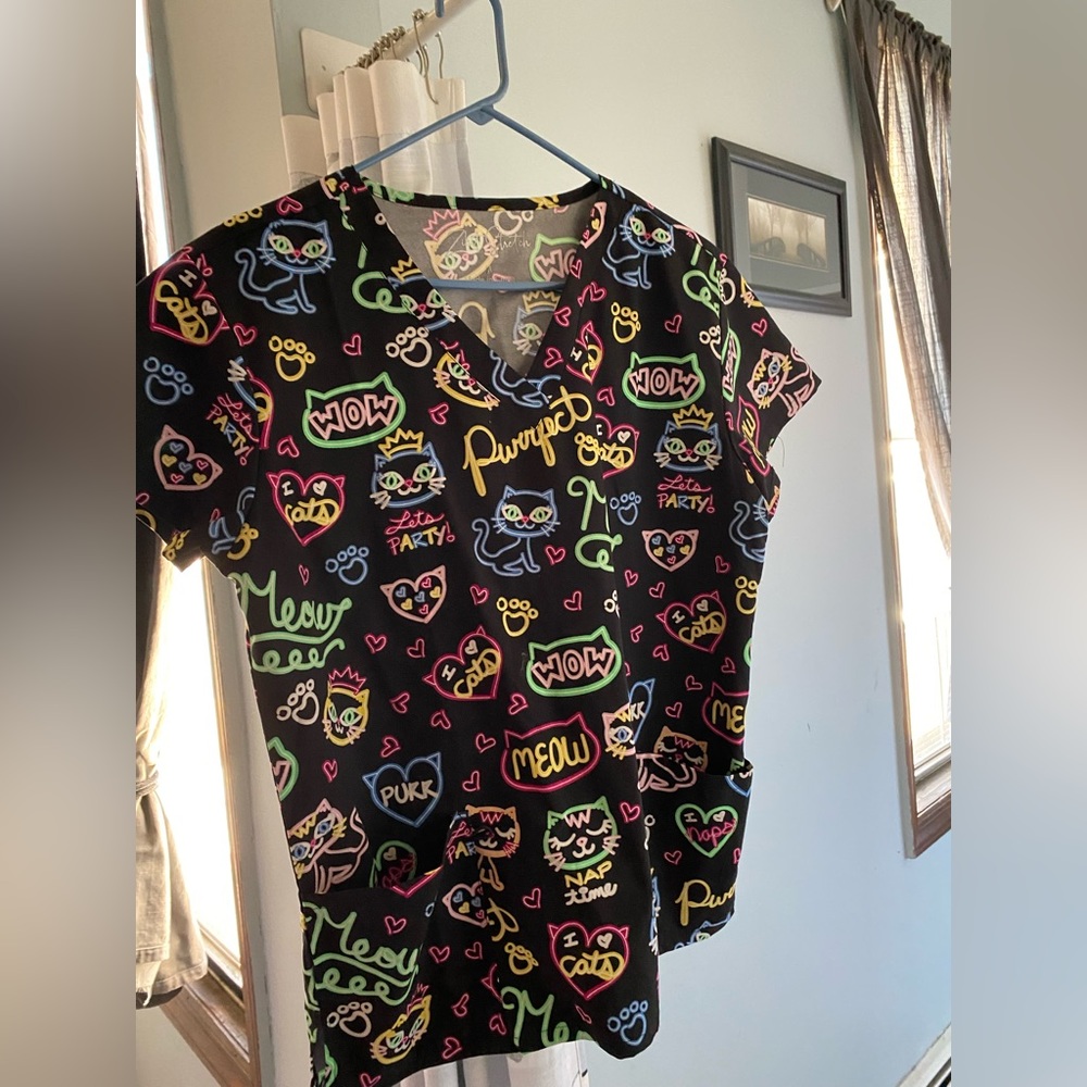 Size medium neon cat design bundle 5/20$